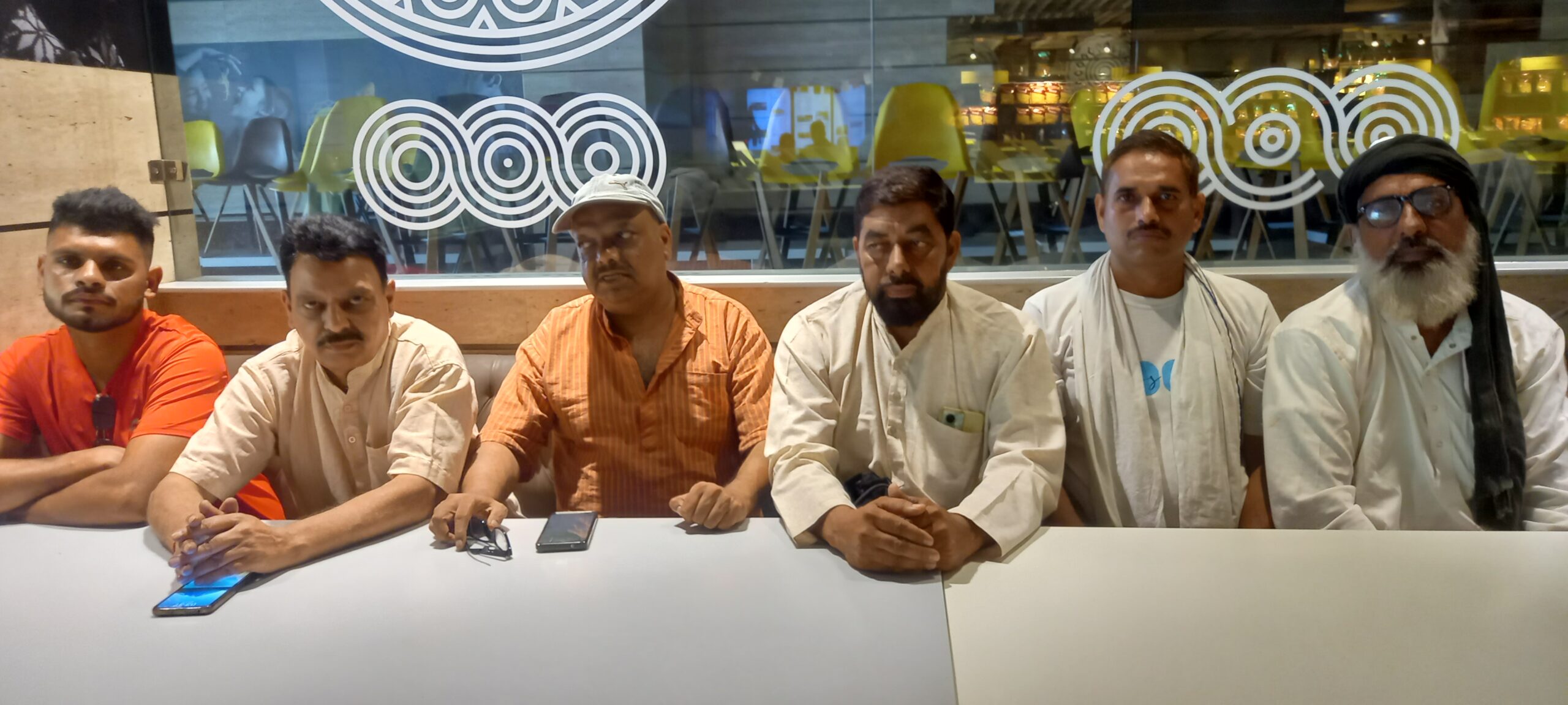 वन कर्मियों की लकड़ी तस्करों से सांठ गांठ