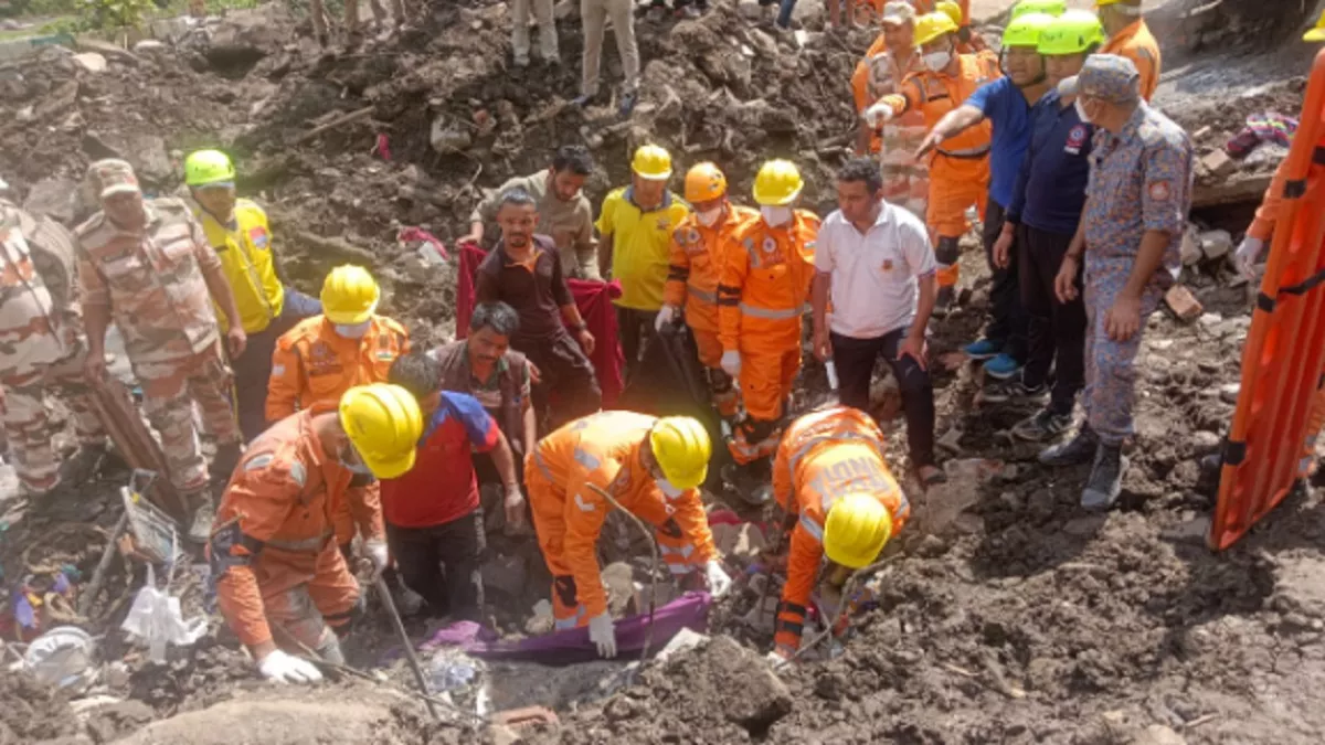 चमोली आपदा: नंदनगर में पांच शव मिले, कुल सात की मौत; ससुर और बहू अब भी लापता